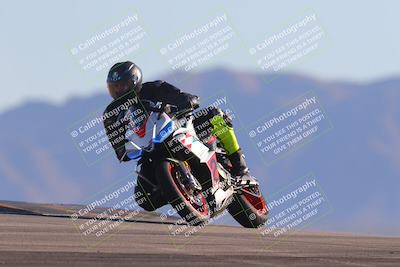 media/Nov-06-2023-Moto Forza (Mon) [[ce023d0744]]/3-Intermediate Group/Session 5 (Turn 9)/